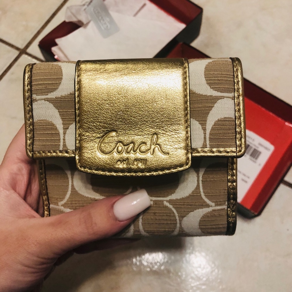 NWT!!! Coach Penelope Shantung Medium wallet 42213